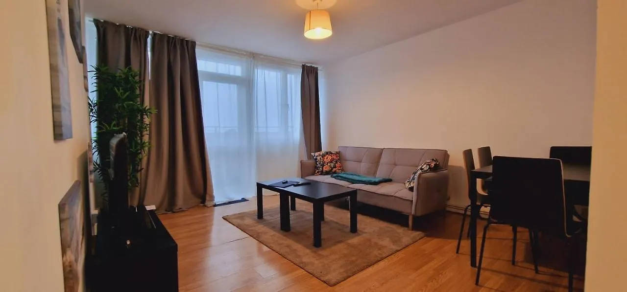 London City Airport Apartment